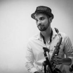 Clases de Guitarra y Saxo  en Belgrano, Ciudad A. de Buenos Aires